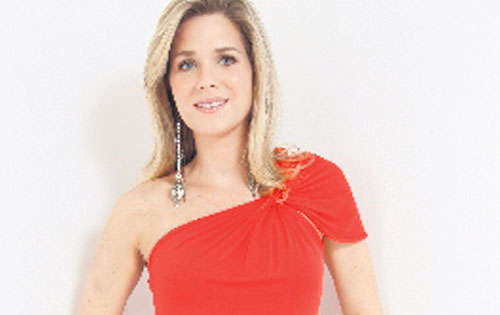 <p>Actúa en la telenovela Corazón valiente.</p>