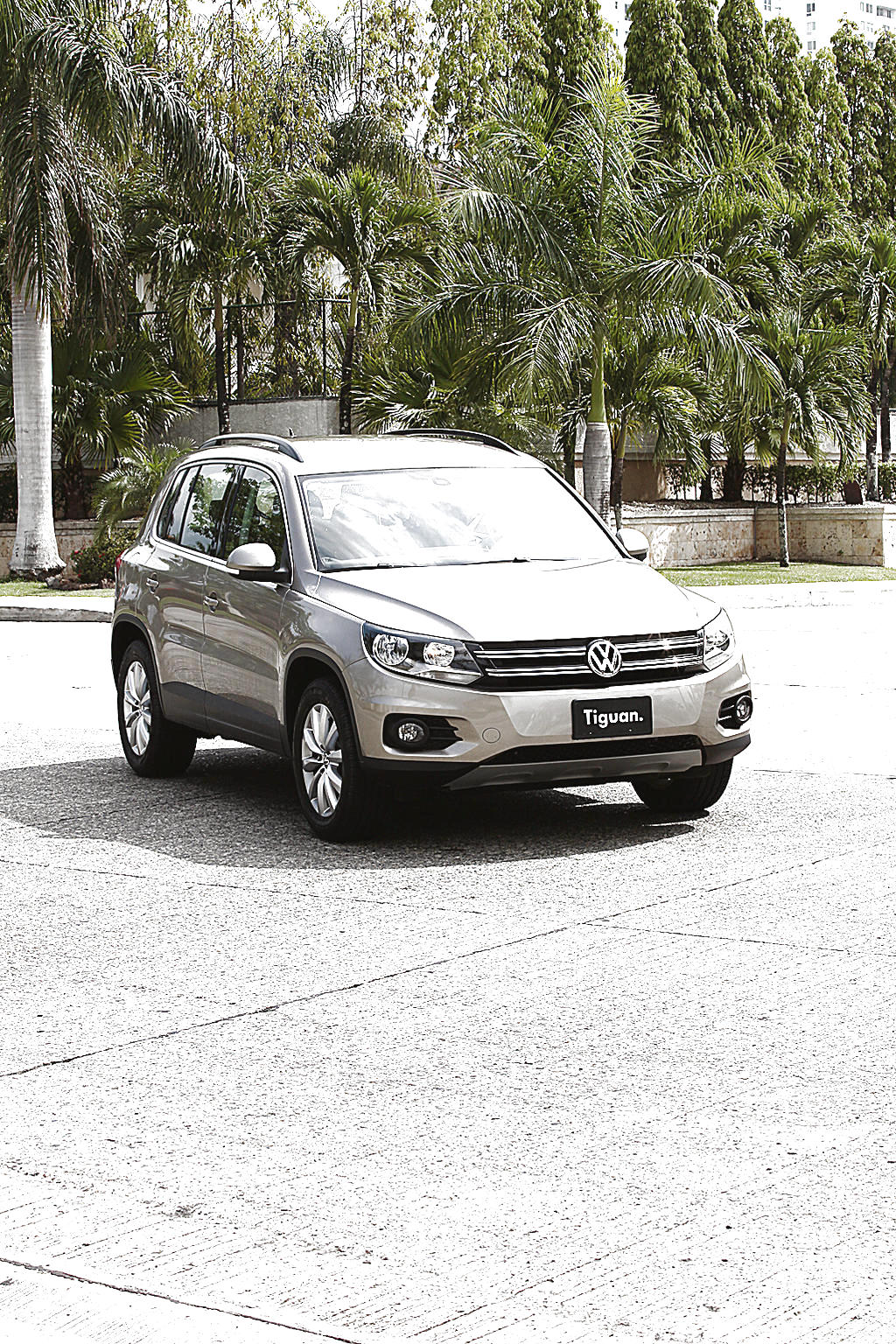 Motor: 2.0 L de inyección directa.()