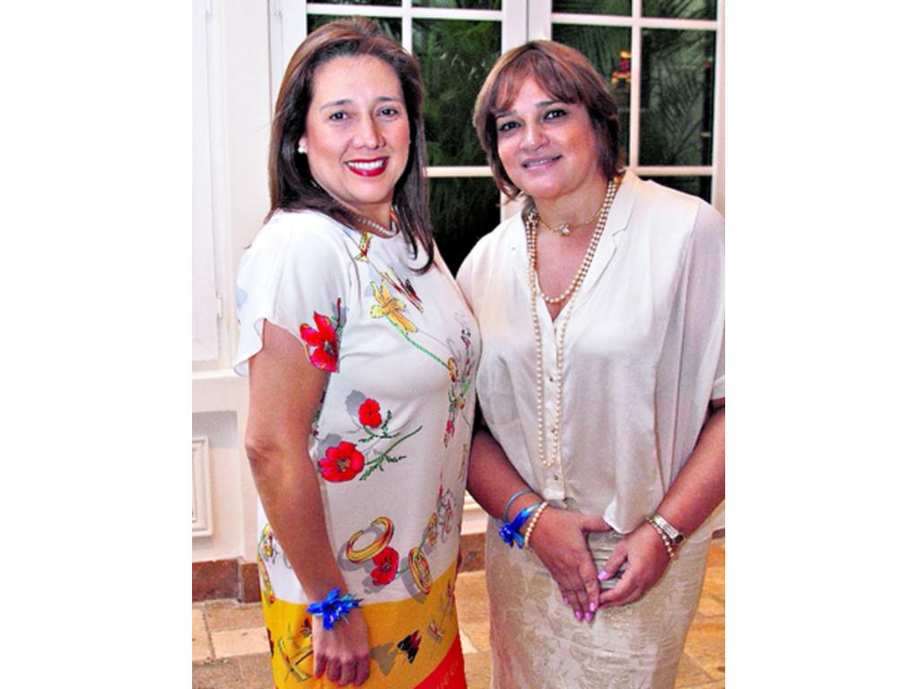 7. Gisela de Sayavedra e Hilda Méndez.