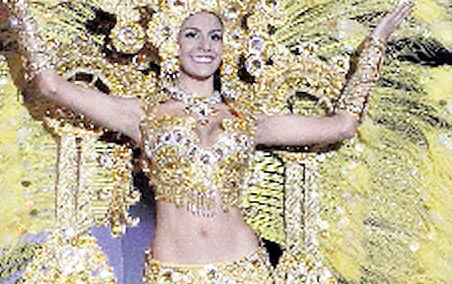 <p>Traje Altar de Oro. </p>