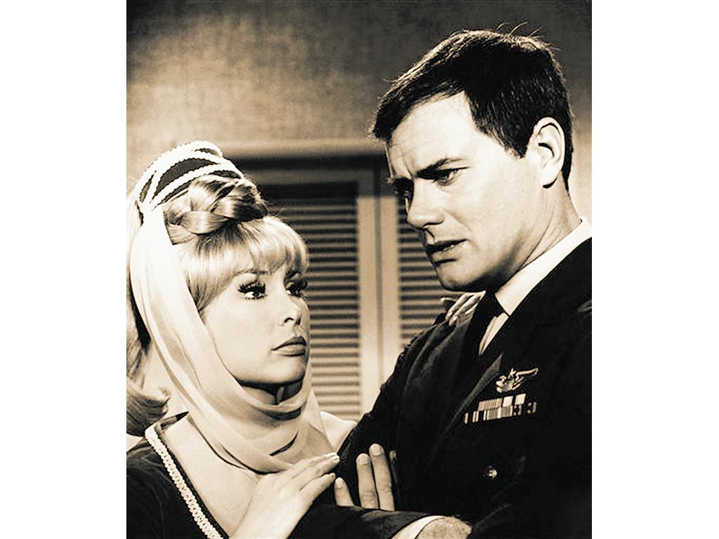 1967. Junto a Barbara Eden en Mi bella genio.(Ap)