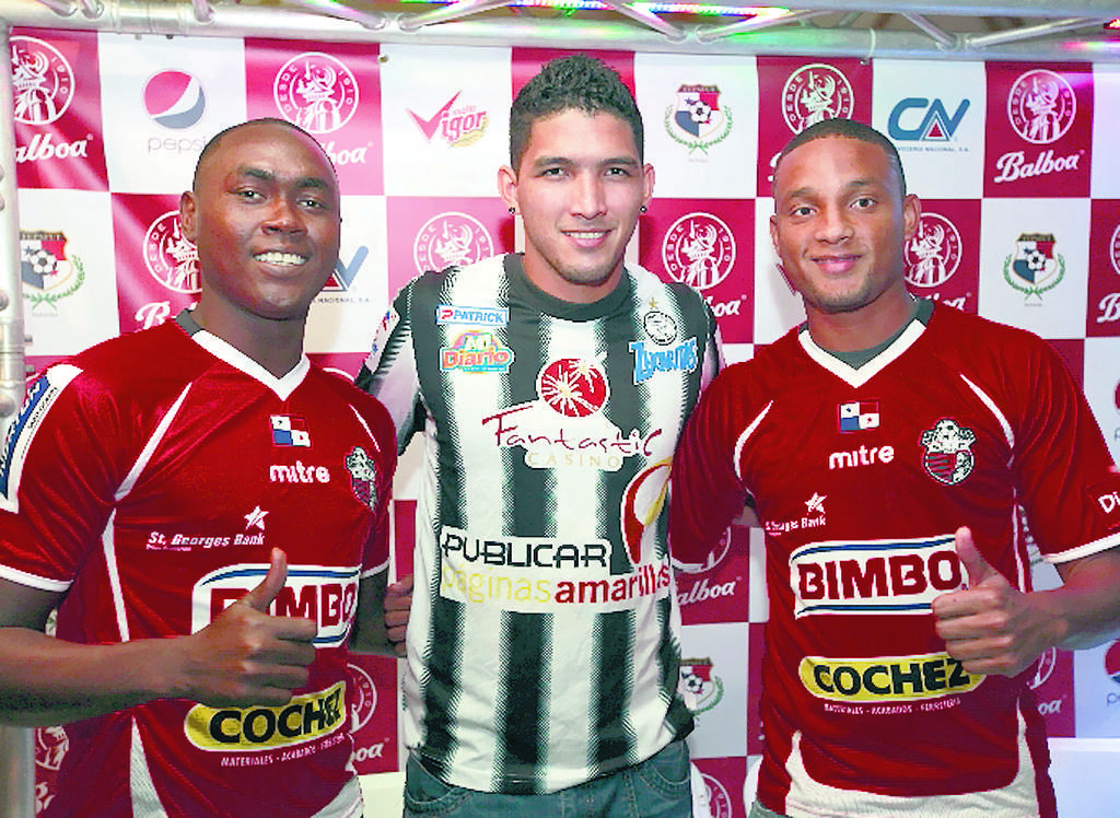 Presentes. Jugadores de la LPF estuvieron en el acto.(Anayansi Gamez)