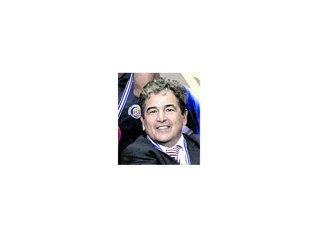 El estratega de los ticos comentó que respeta a Panamá, su rival de mañana, pero que será importante iniciar con triunfo, pero que no cree en números.()
