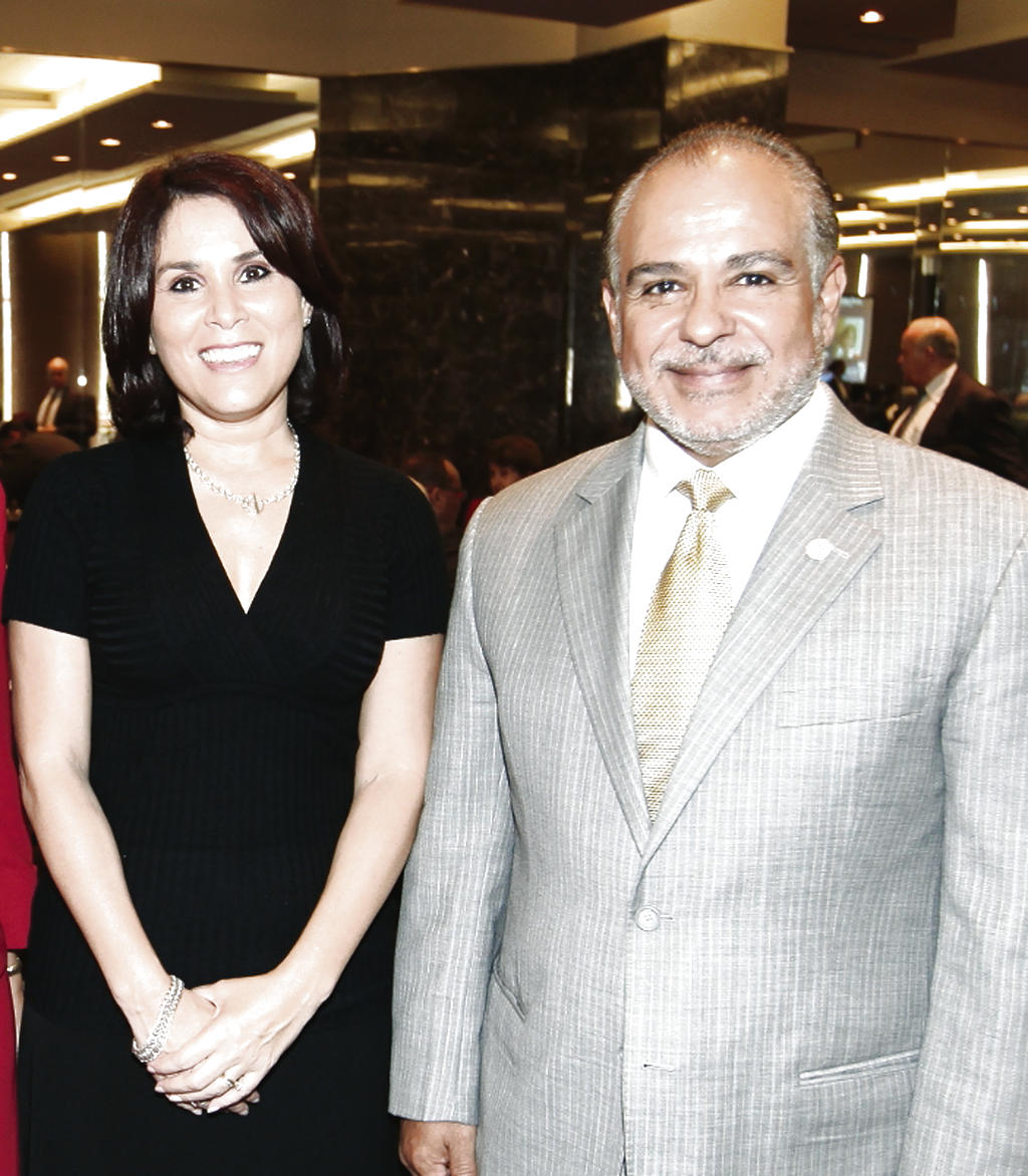 Marianela Dengo de De Obaldía y Rodolfo Sabonge.()