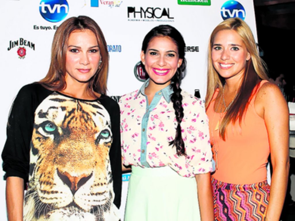 2. Ana Gabriela Delgado, Zaida Bethancourt y Gabriela Moreno.