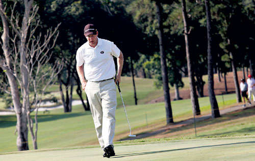 <p></p><p>El estadounidense Justin Bolli estuvo liderando parcialmente el torneo en la tarde, pero al final fue superado por Edward Loar </p>