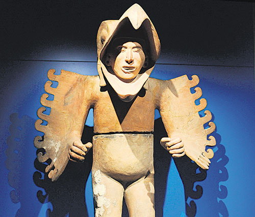 <p>Símbolo. Un "Guerrero Águila" perteneciente a la cultura Azteca.</p>