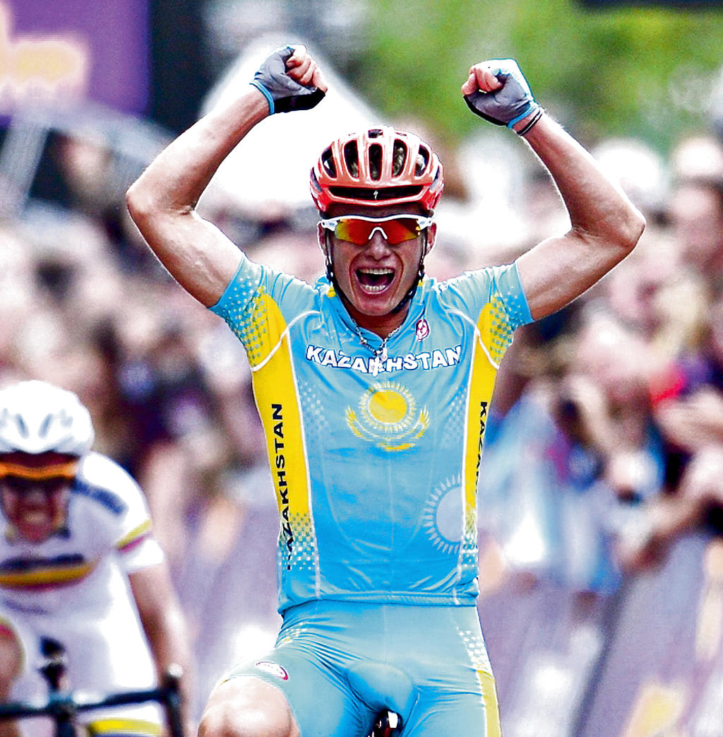 En la recta final. Vinokourov ganó en el último suspiro.(EFE)