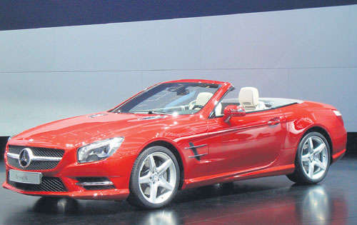 <p>El Mercedes-Benz SL es una de las grandes estrellas mundiales. En su nueva generación logra una reducción de 110 kilogramos con respecto a su antecesor gracias a su chasís de aluminio.</p>