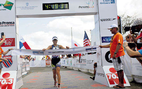 <p>Canadiense. Angela Naeth se impuso en la femenina.</p>