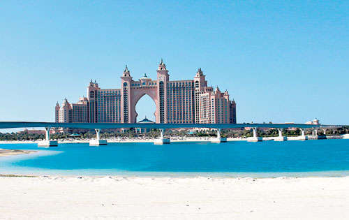 <p>Récord. El Atlantis es la isla artificial más grande del mundo.</p>