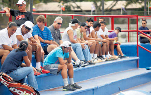 <p>Respaldo. El público asistió a observar el torneo.</p>