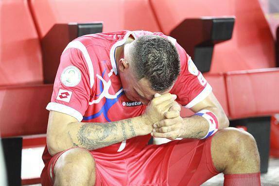 Fanaticad y jugadores sufrieron la derrota. Foto/Archivo<br>