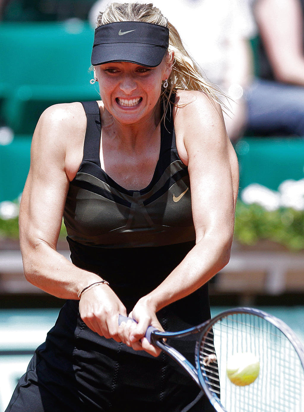Poder. La rusa Maria Sharapova, una de las tenistas que podría participar en dobles.(AP)