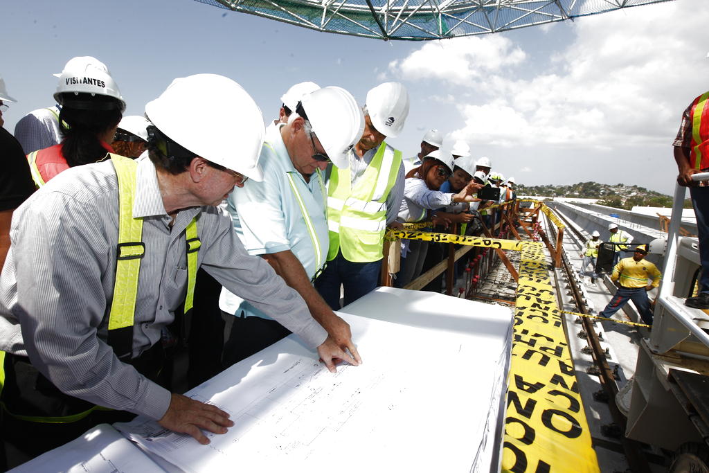 Recorrido por los trabajos del metro. Noriel Gutiérrez<br>