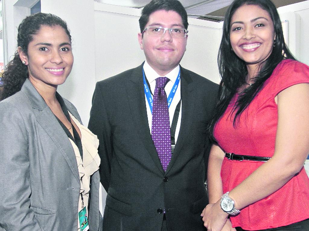Vanessa Francisco, Luis Velasco y Emperatriz Portillo.()