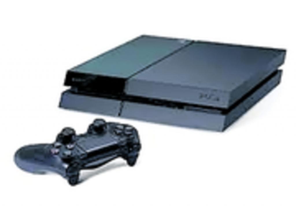 Las mayores ovaciones por parte de los usuarios llegaron con el anuncio de que PlayStation 4 no llevará DRM ni existirá ningún tipo de limitación para el uso de juegos de segunda mano ni necesitará conexiones en línea como la XBox.