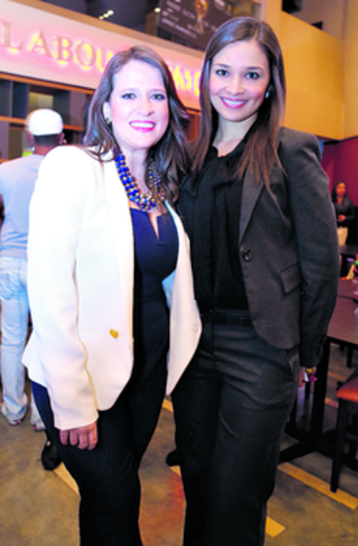 8. Isabel Pelaez y Tania Lainez.