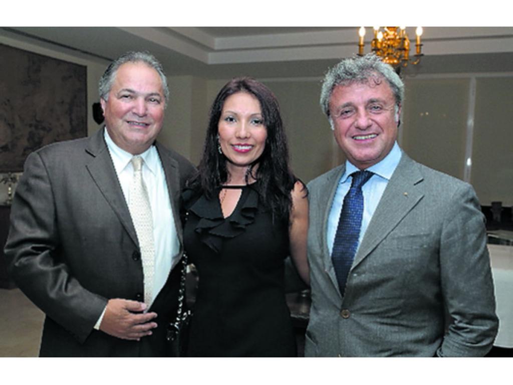 2. Giovanni Cerabona, Martha Vargas y Mario Palma.