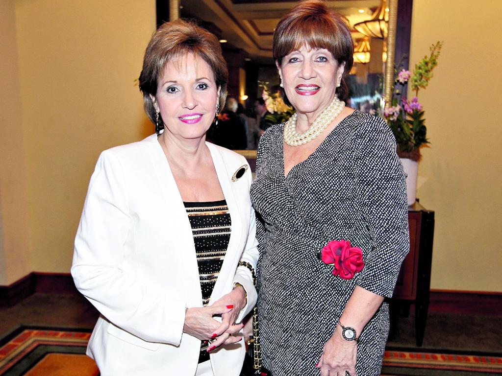 3. Magali Méndez y Elvira Real. ()