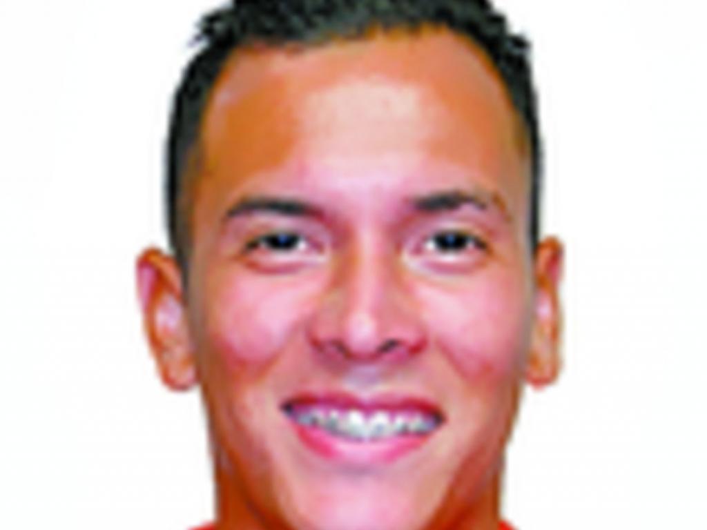 El Ratón corrió por el centro, por derecha y por izquierda; luchó por alto y por bajo, pero nunca gozó de una ocasión clara de gol. No fue un partido afortunado para Pérez, quien fue bien marcado y terminó por cometer muchas faltas ofensivas innecesaria