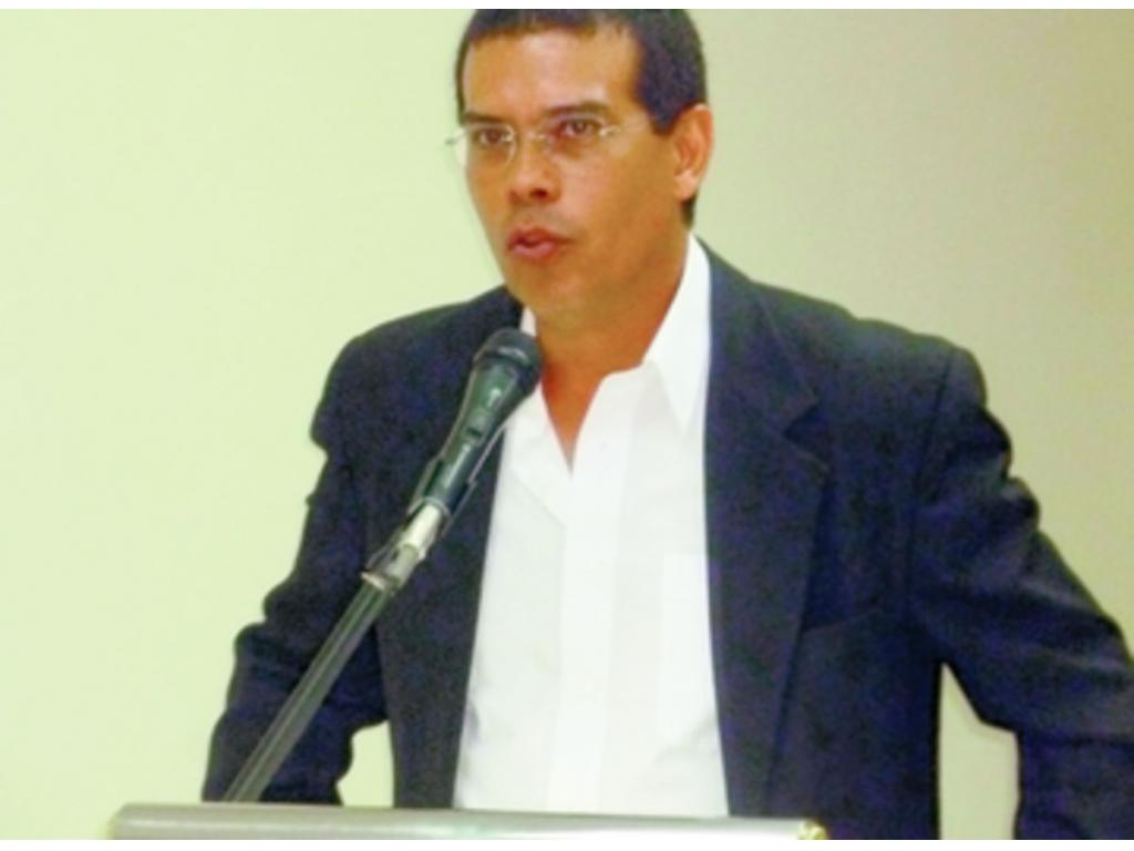La UTP los invita a la gala A degustar letras, el sábado a las 7p.m. donde rendirá homenaje a Carlos Francisco Changmarín y presentará la obra La tos, La Tiza y Tusó, de Gonzalo Menéndez González, ganador del Premio Centroamericano de Literatura R