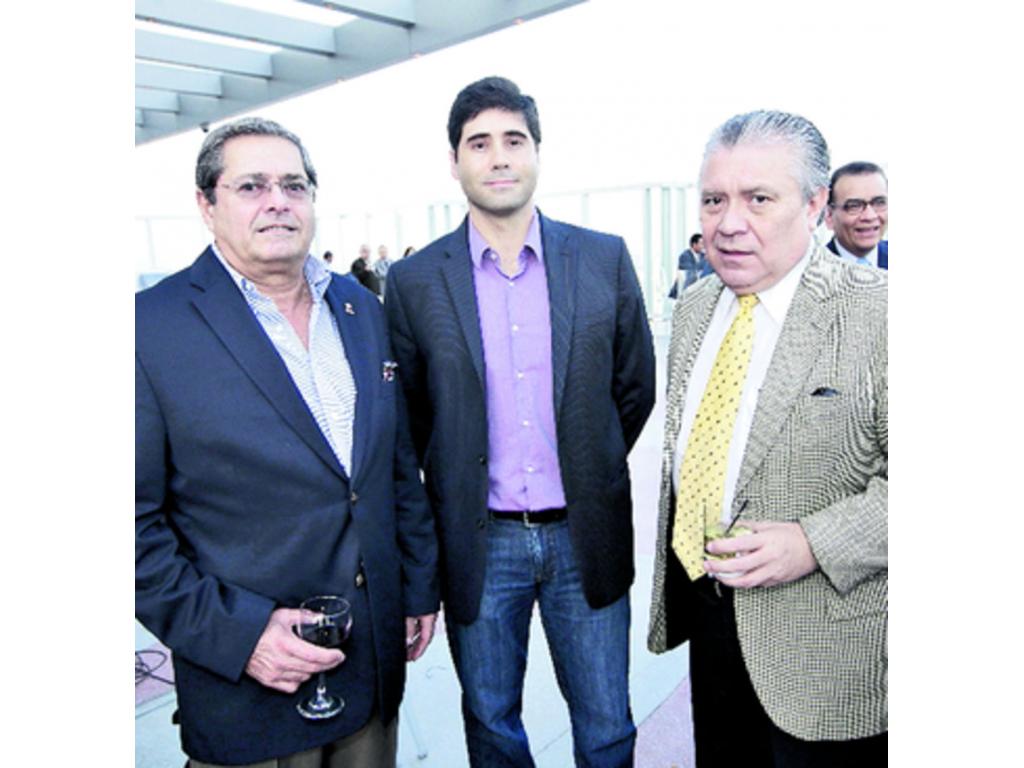 9. Tomás F. Guardia E., Tomás F. Guardia IV y Mario Amaya.