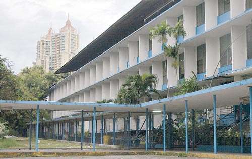 <p>1971. Fundación del Colegio José Antonio Remón Cantera</p>