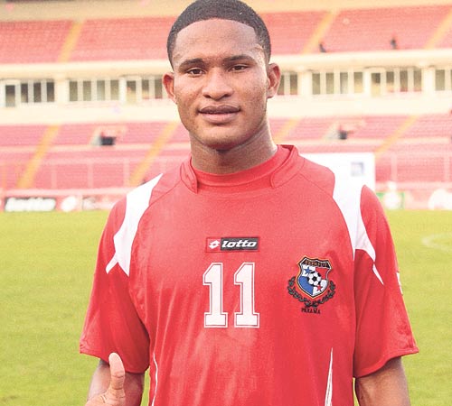 <p>La figura. Eric Davis marcó un golazo y le dio la victoria a Panamá.</p>
