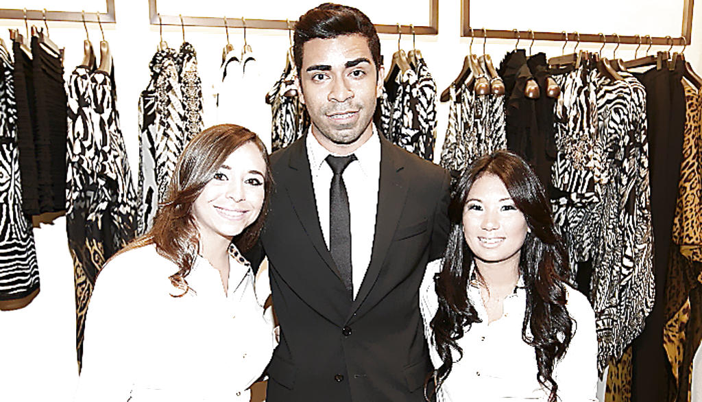 Rossana Dezulovie, Daniel Barrios y Vivian Wong.()
