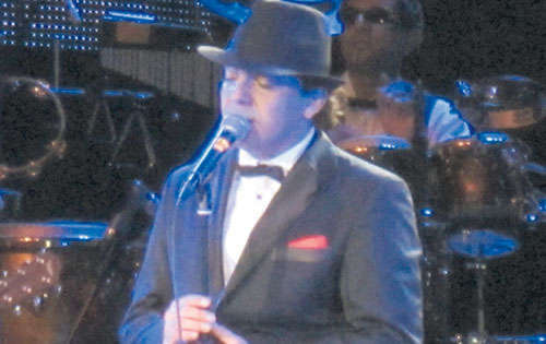 <p>Tributo. Interpretó temas no grabados de José José. </p>