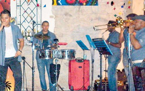 <p>Presentaciones. El grupo se presenta en Platea.</p>