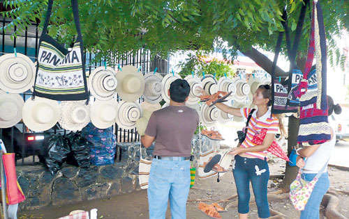 <p>Arte. Los sombreros típicos son piezas codiciadas.</p>