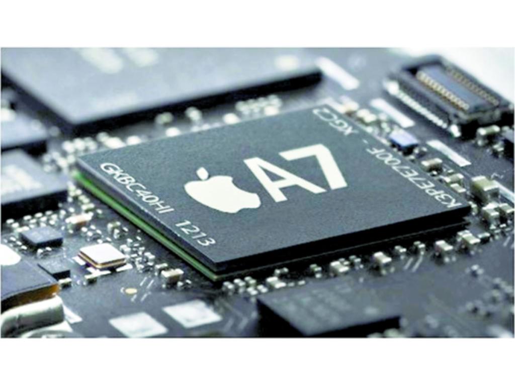 La estrella del iPhone 5s es el procesador A7, el primero del mundo móvil que da el salto a los 64 bits y que lo hace el más rápido en el mercado, lo curioso es que es fabricado por Samsung, su mayor competidor.