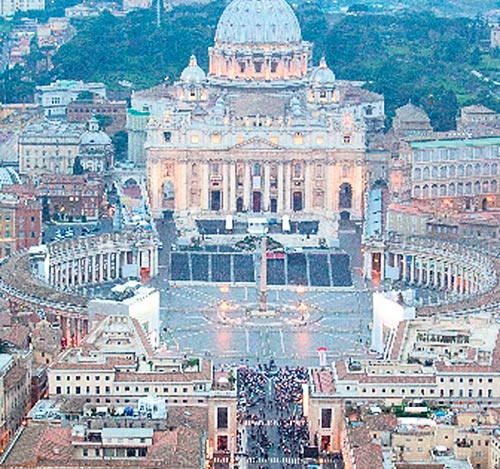 <p>Vista aérea panorámica de la Plaza de San Pedro.</p>
