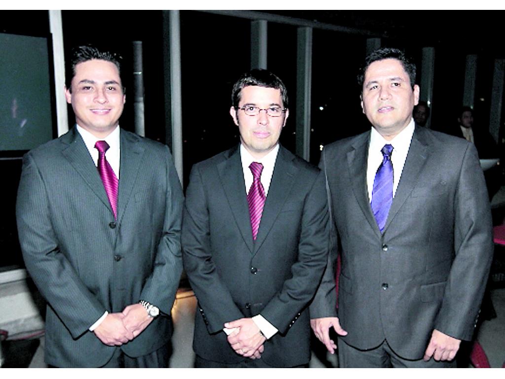 4. Lina María Alain, Juan Pablo Serrano y Ana María González.