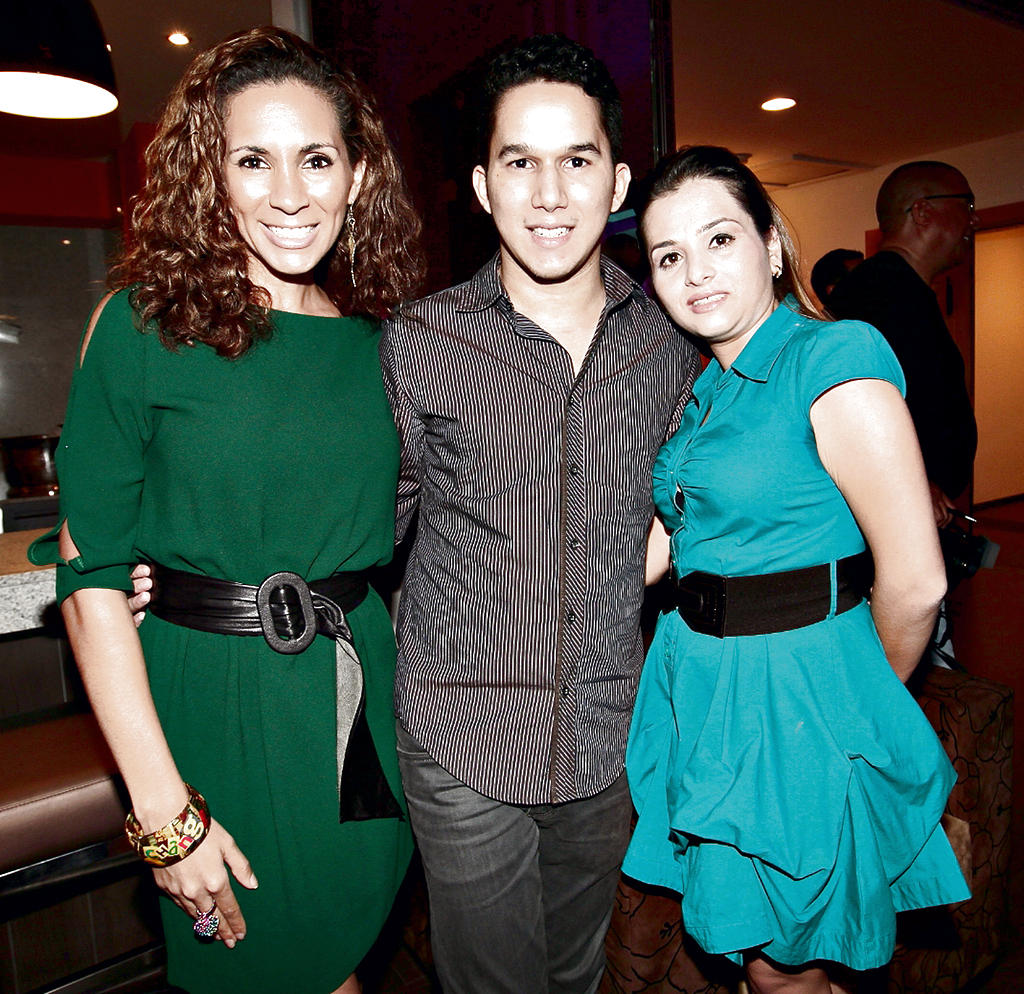Alejandra Damián, Elías Jiménez y Giovanna de Almillategui.()