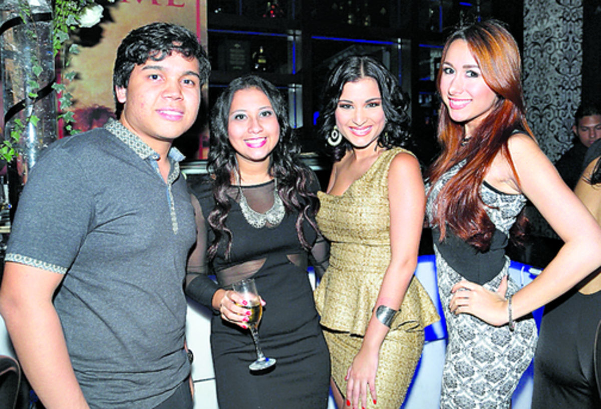 10. Samuel Rumaldo, Katherine Batista, Paola Cedeño y Carolina Con Ten.