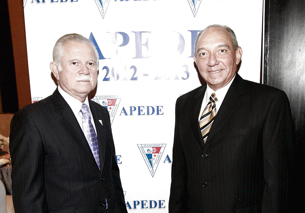Félix Cuevas (presidente saliente ) y Roberto Troncoso (presidente entrante).(Abel Rodríguez)