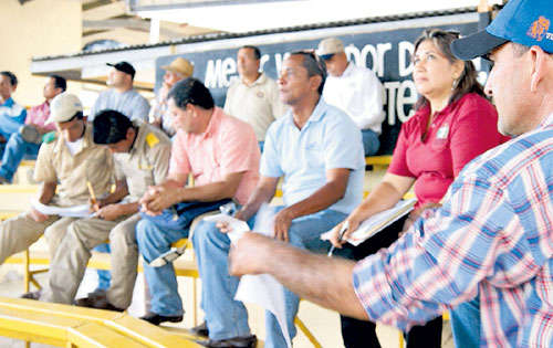 <p>Transparencia. Participan funcionarios de la Contraloría.</p>