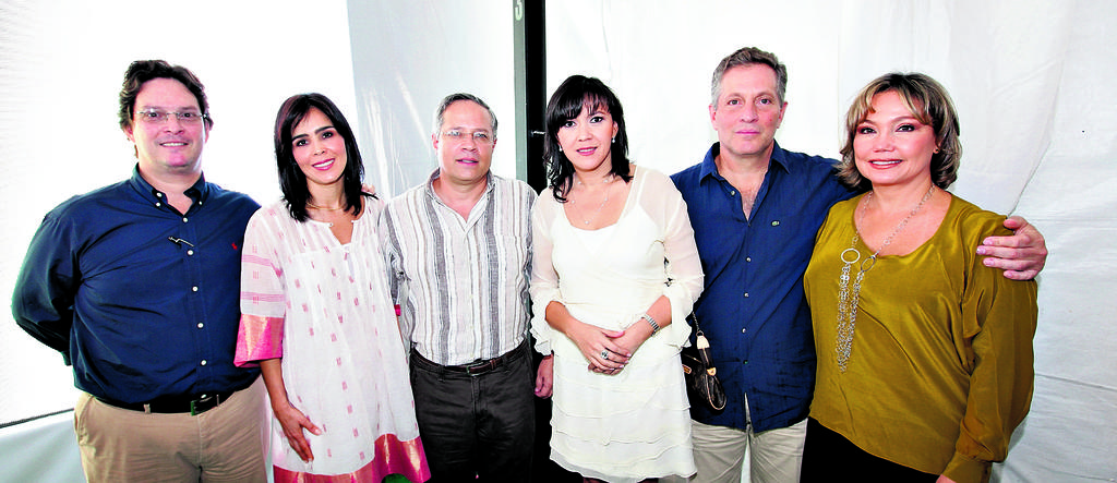 Carlos García, Natalia Velez, Rodney Méndez, Paulina Miranda, Juan Fernández y Carolina Araúz.()