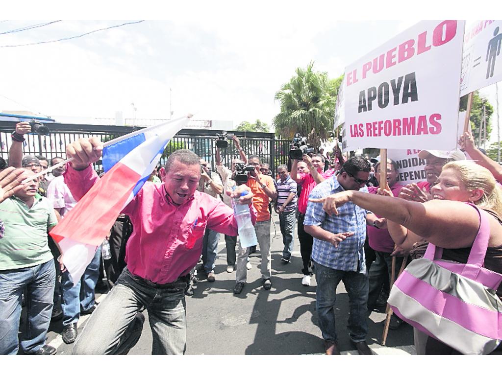 Enfrentamientos. Hubo disturbios por el proyecto.(Carlos Lemos)