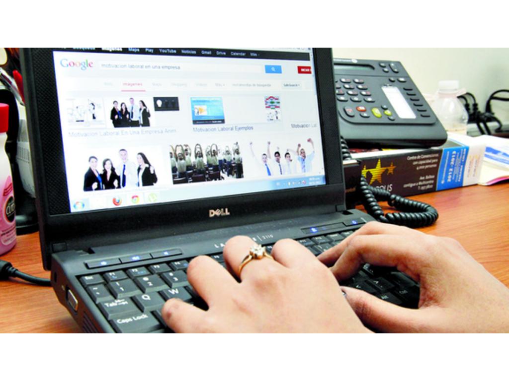 En un principio les será difícil a los trabajadores adaptarse a los nuevos programas o plataformas, por lo que la fase de acercamiento con la tecnología debe estar a cargo de un facilitador que sepa enseñar y tenga paciencia.()