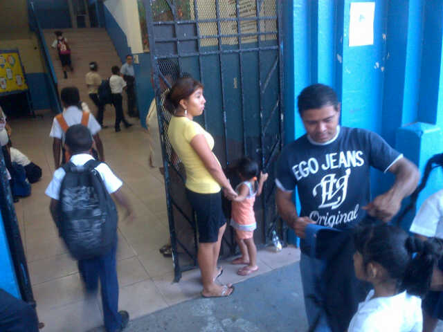 Los estudiantes de los centros educativos de primaria trabajn con regularidad. Foto/Víctor Arosemena<br>