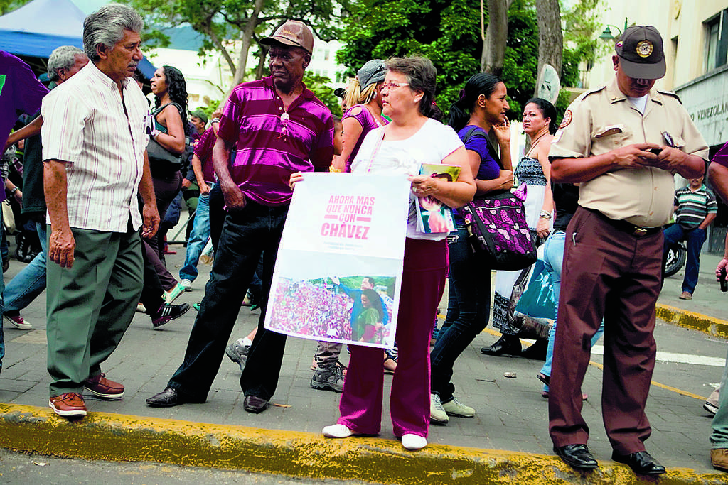 Respaldo. Seguidores le muestran su apoyo en las calles.()