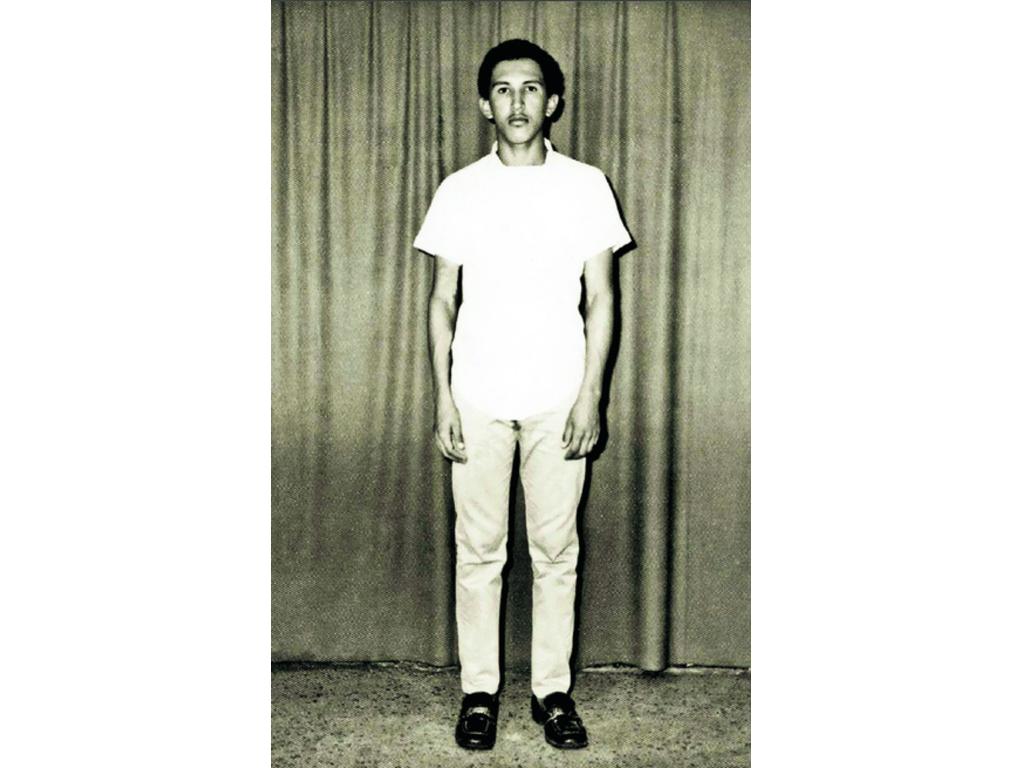 En 1971 el ciudadano se presentó para enlistarse en la Academia Militar.