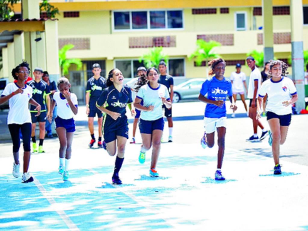 El atletismo se ha convertido en otro deporte preferido.(Anayansi Gamez)