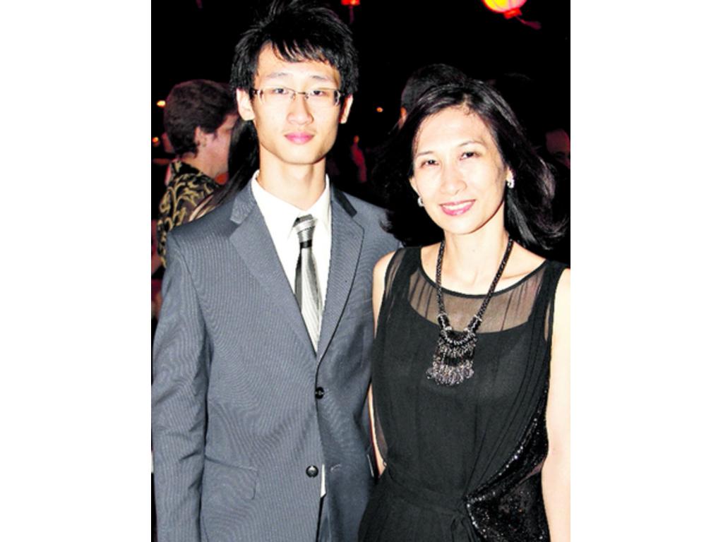 7. Vicente Chang y Diana Liu.