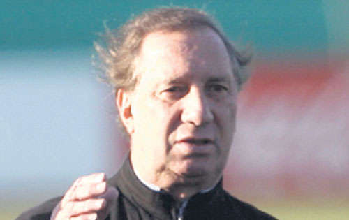 <p>Carlos Bilardo</p>