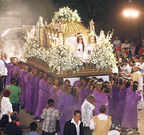 <p>Celebración. Procesión de la Divina Misericordia. </p>